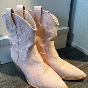 Mi.iM Blush Heeled Western Boots